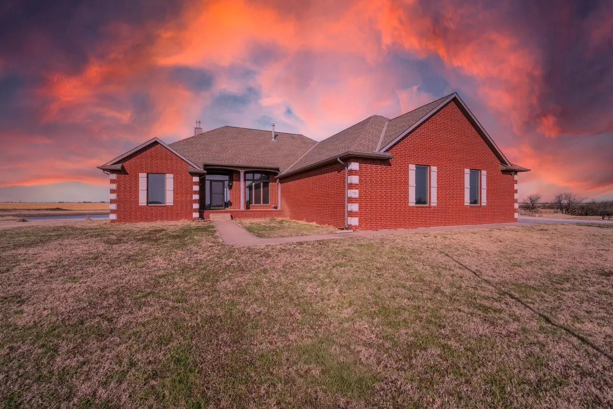 757 S Meridian Rd, Wellington, KS 67152 - #1