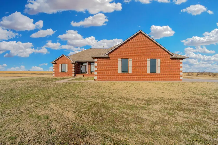 757 S Meridian Rd, Wellington, KS 67152 - #2