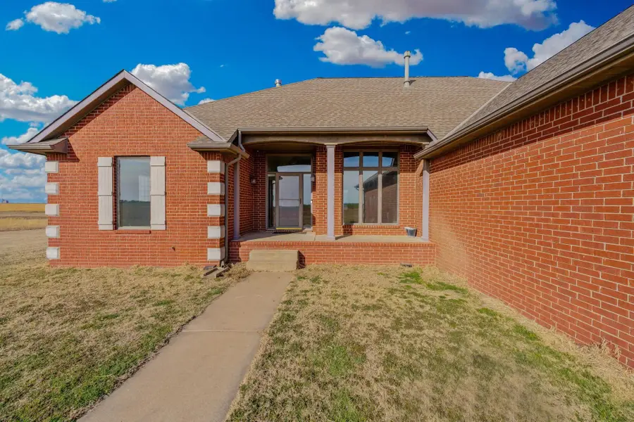 757 S Meridian Rd, Wellington, KS 67152 - #3