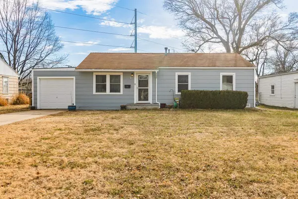 3 Swarens St, Hutchinson, KS 67502