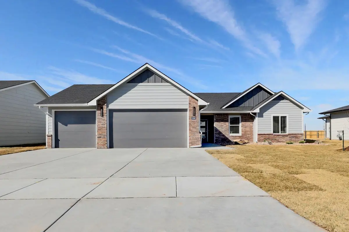 596 W Long Path Ct, Goddard, KS 67052 - #1