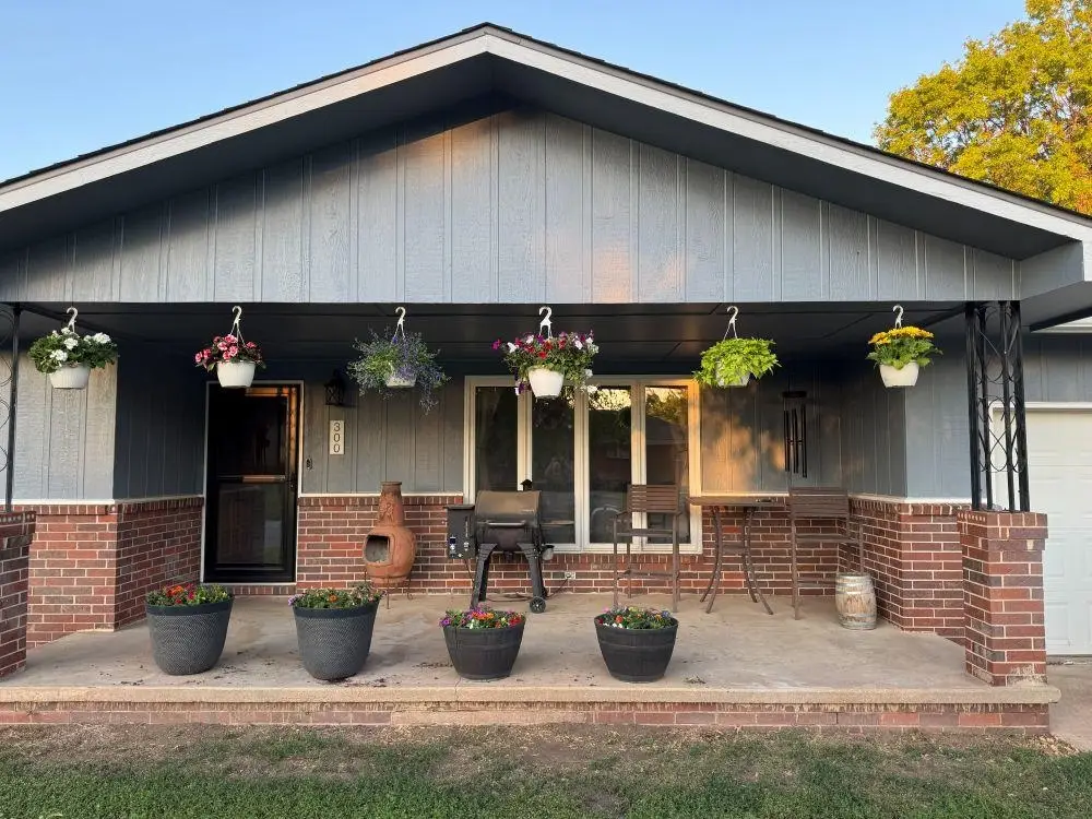 300 Howard Place, Mount Hope, KS 67108 - #1