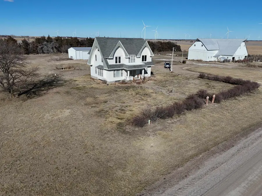 2272 Hickory Rd, Munden, KS 66959 - #2