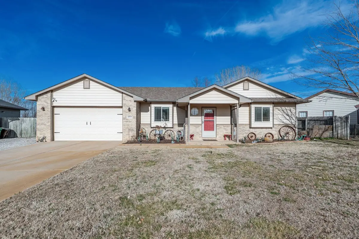 4513 S Richmond Cir, Wichita, KS 67217 - #1