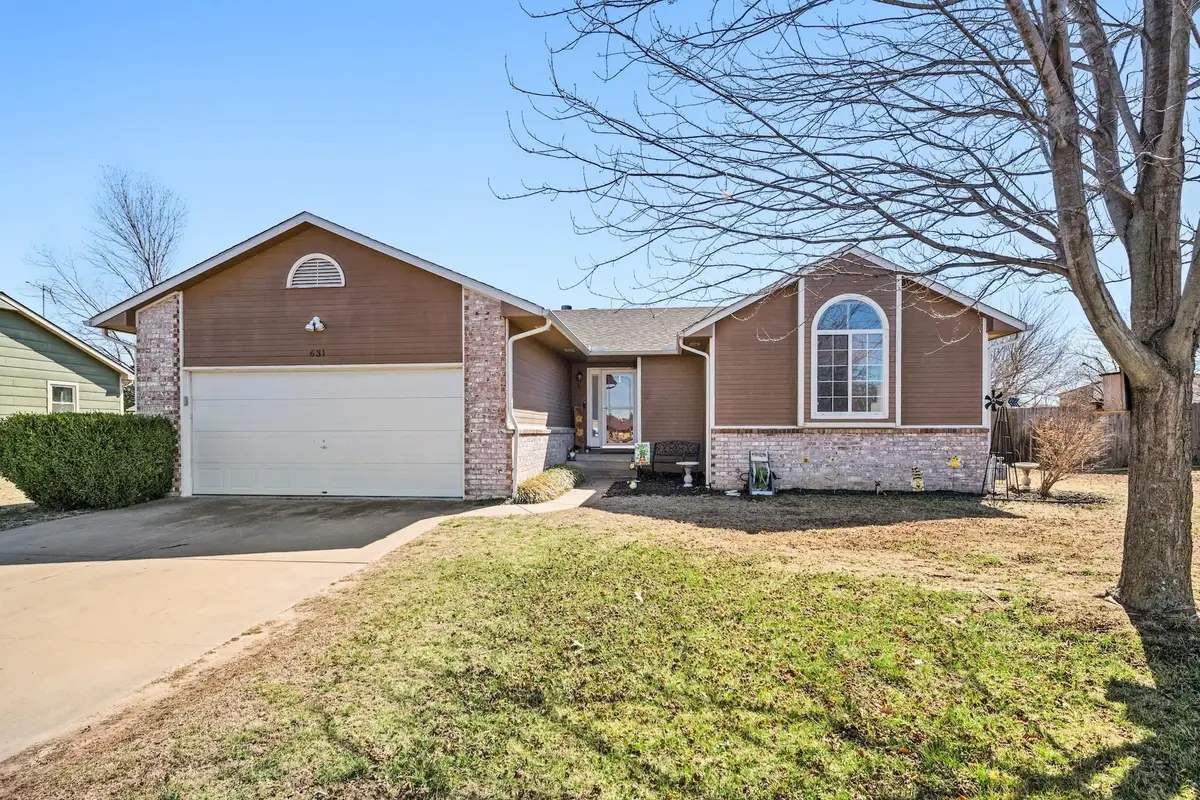 631 N Rolling Hills Dr, Clearwater, KS 67026-8703 - #1