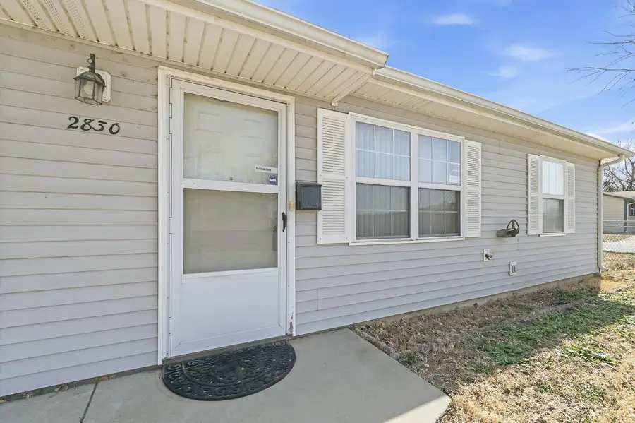 2830 W Crawford Ave, Wichita, KS 67217 - #3