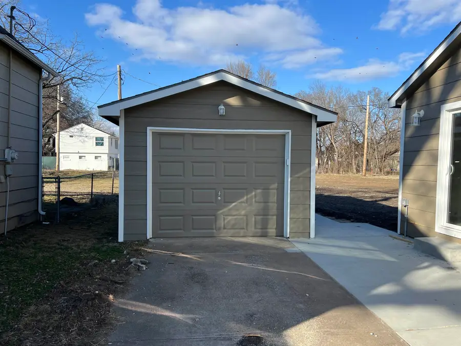 426 E Clark, Augusta, KS 67010-0000 - #2