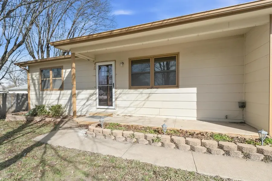 1524 E Selma Ave, Wichita, KS 67216 - #2