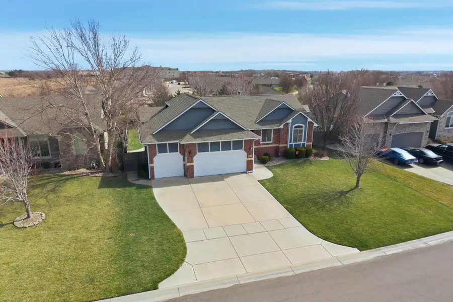 4114 N Parkdale Ct, Maize, KS 67101 - #2