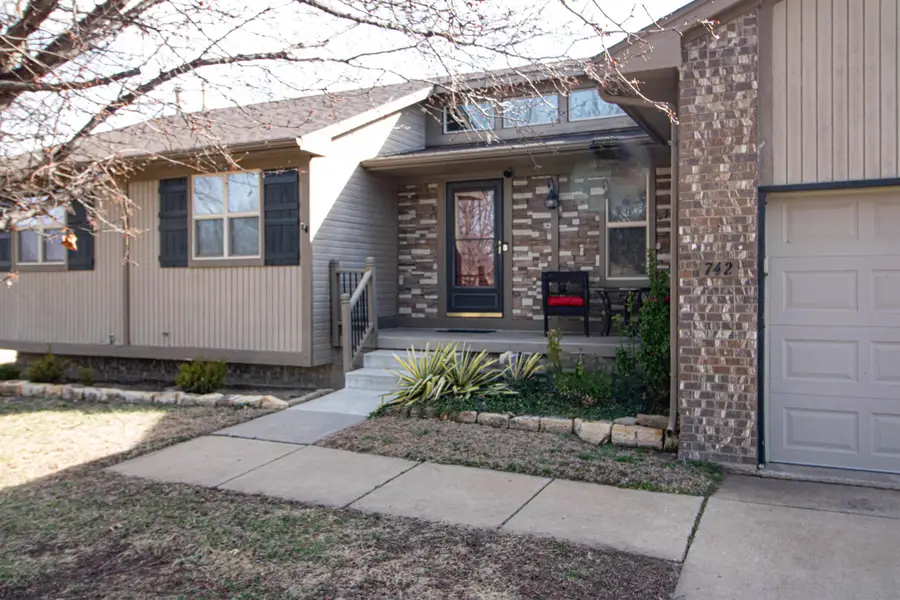 742 N Sullivan, Mulvane, KS 67110 - #3