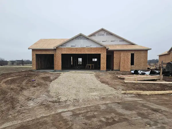 1018 N Forestview Ct, Wichita, KS 67235