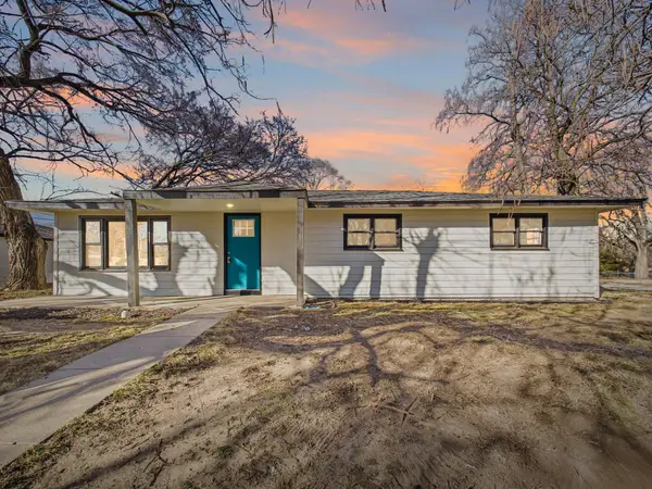 218 E 7th Ave, Belle Plaine, KS 67013