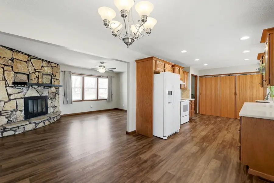 332 N Bentwood Dr, Rose Hill, KS 67133 - #2