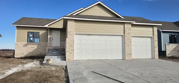 1540 E Midway Ct., Valley Center, KS 67147