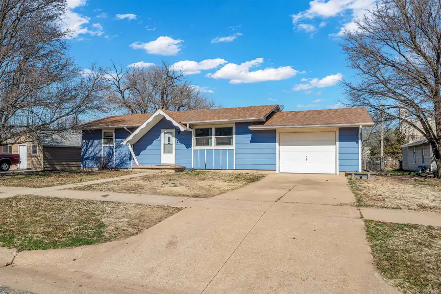 212 W 9th St, Harper, KS 67058 - #2