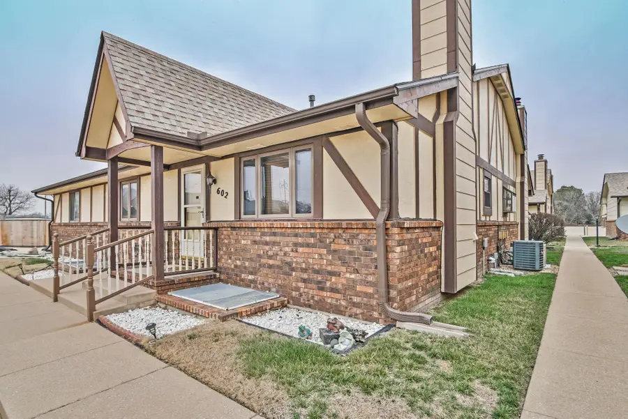 3536 W 2nd St N Apt 602, Wichita, KS 67203 - #2