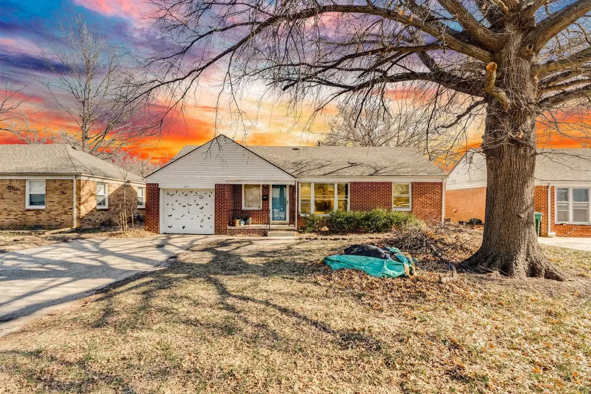 646 S Mission Rd, Wichita, KS 67207 - #1