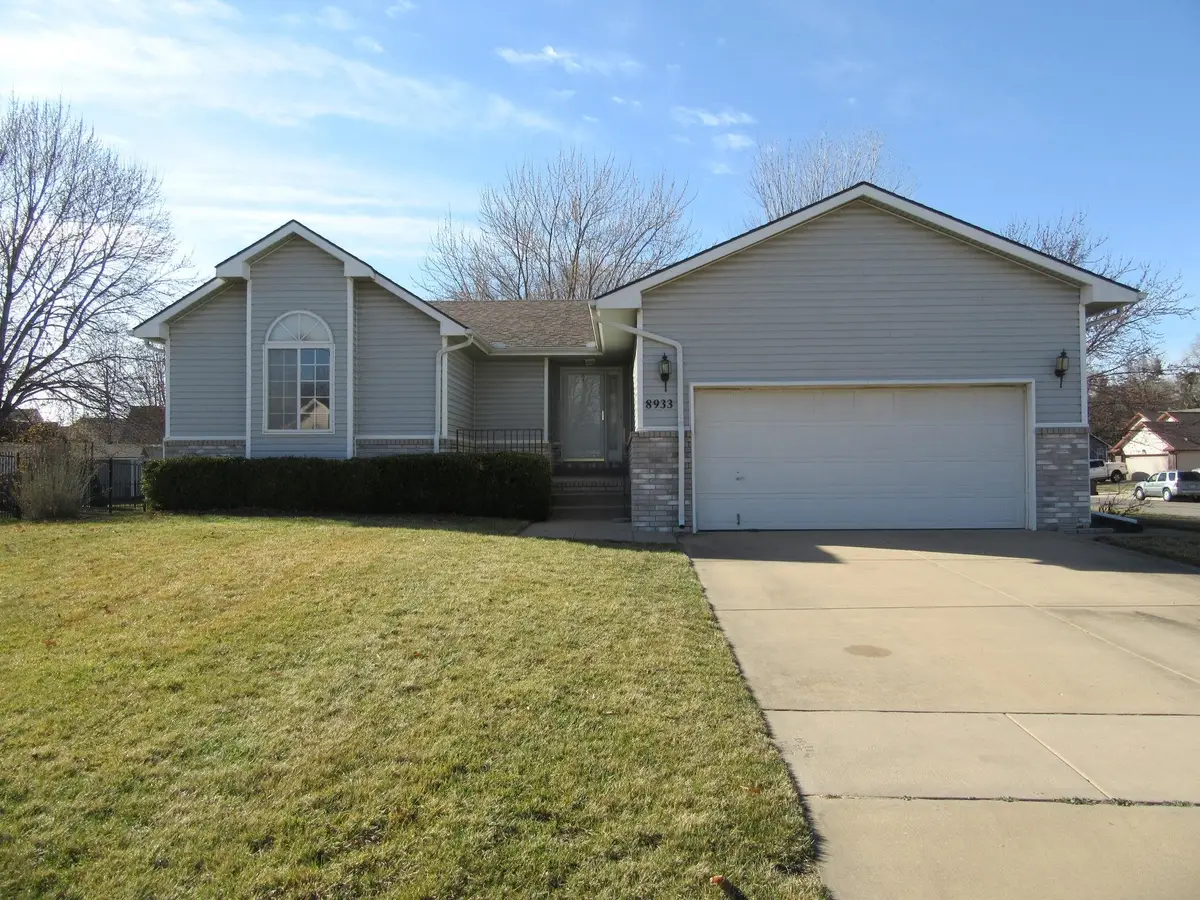 8933 W Meadow Knoll Ct, Wichita, KS 67205 - #1