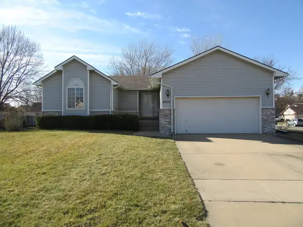 8933 W Meadow Knoll Ct, Wichita, KS 67205