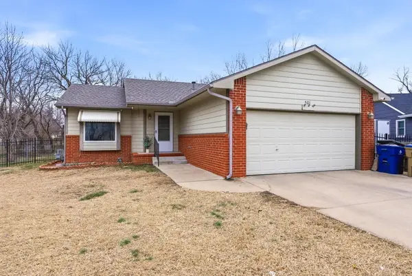 501 W Deerfield, Valley Center, KS 67147