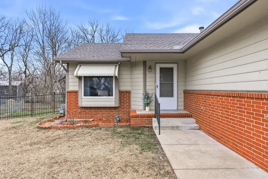 501 W Deerfield, Valley Center, KS 67147 - #2