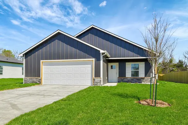 1006 N Forestview Ct, Wichita, KS 67235