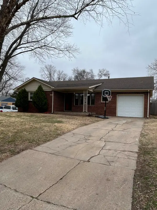 225 Filmore St, Mulvane, KS 67110