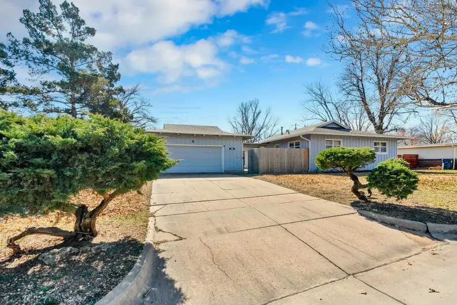 8121 E Lynwood St, Wichita, KS 67207-1116 - #2