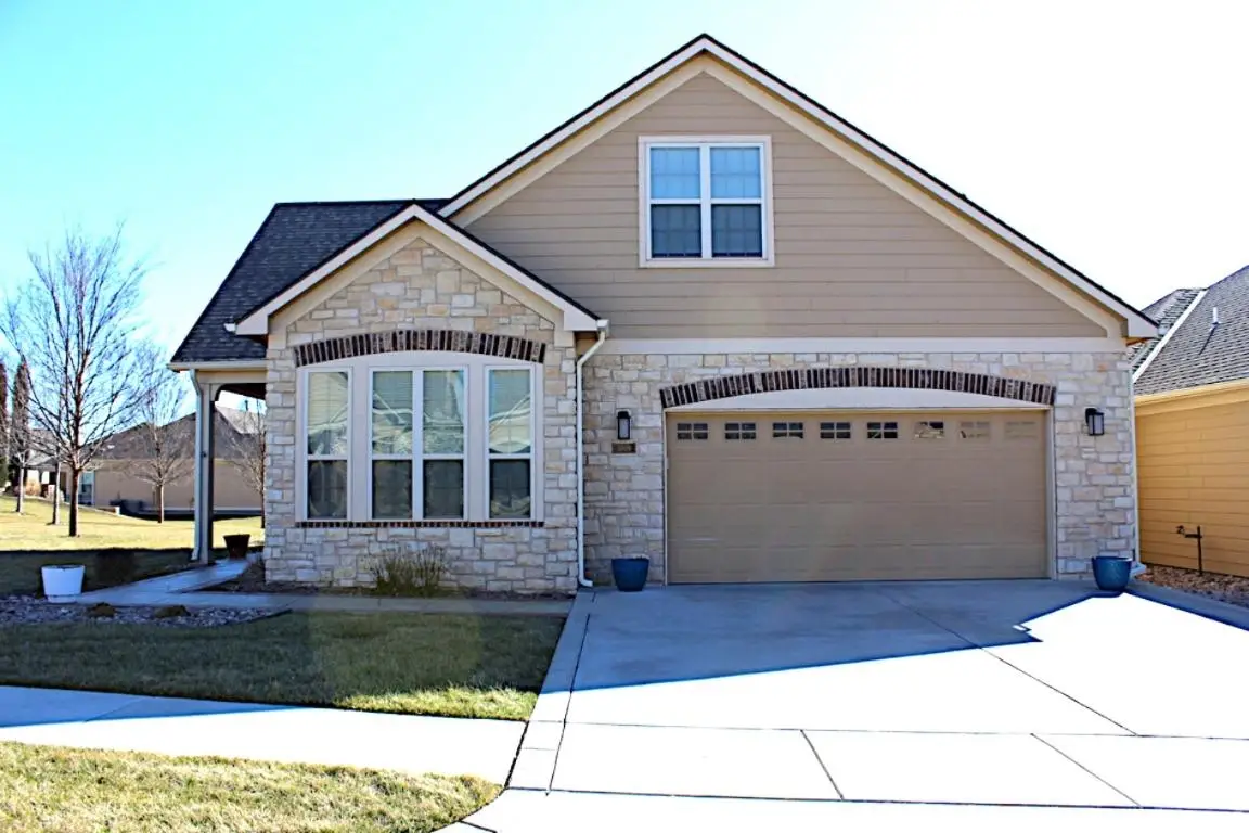 1009 E Cross Creek Pl, Derby, KS 67037 - #1