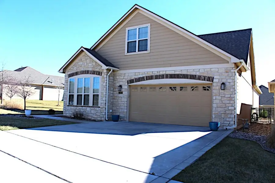 1009 E Cross Creek Pl, Derby, KS 67037 - #2