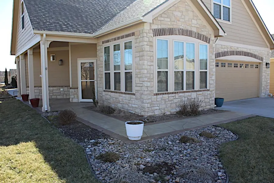 1009 E Cross Creek Pl, Derby, KS 67037 - #3