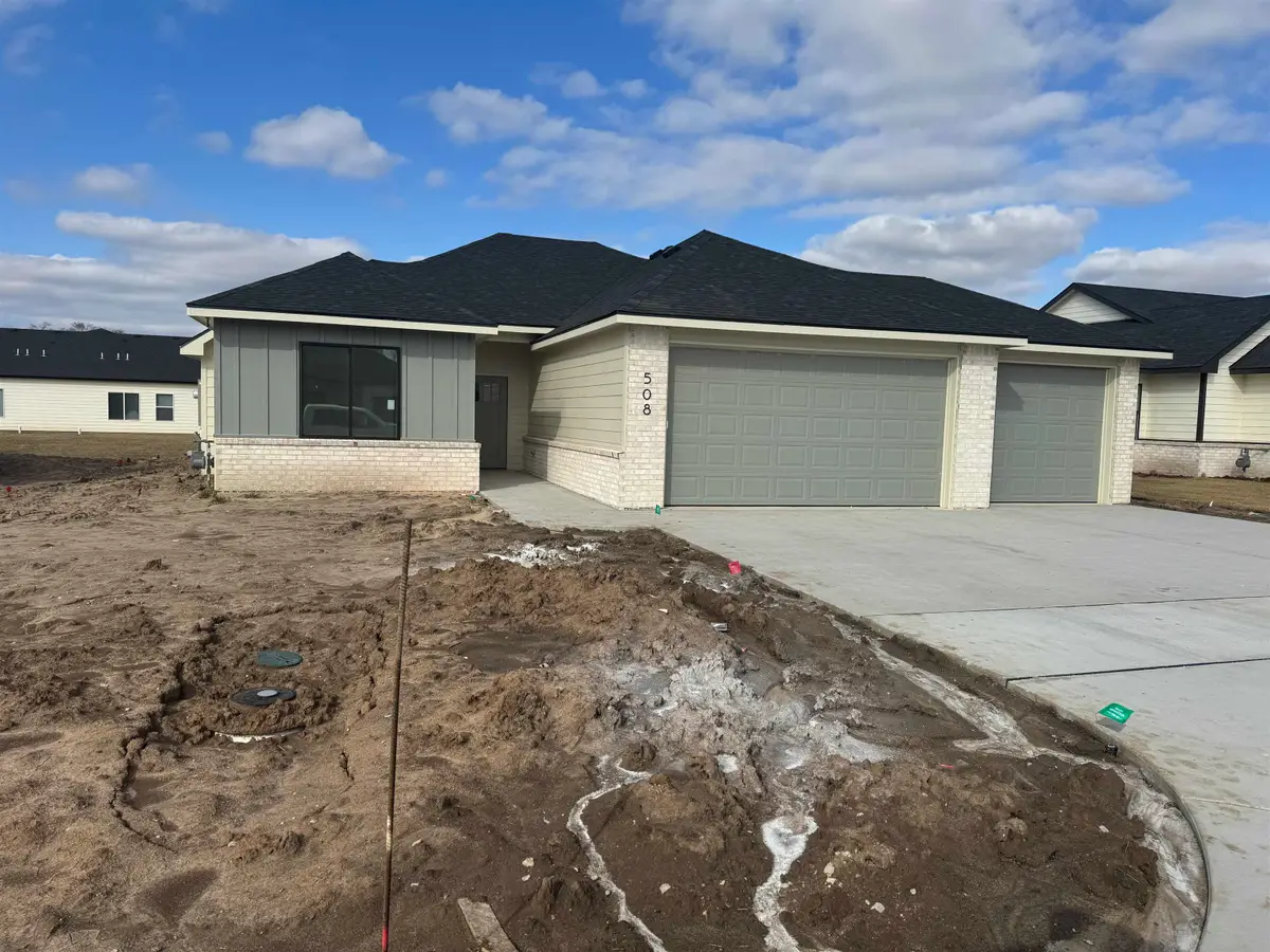 508 E Elmwood St, Park City, KS 67147 - #1