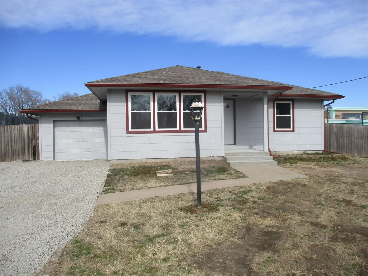 3206 W Macarthur Rd, Wichita, KS 67217 - #1