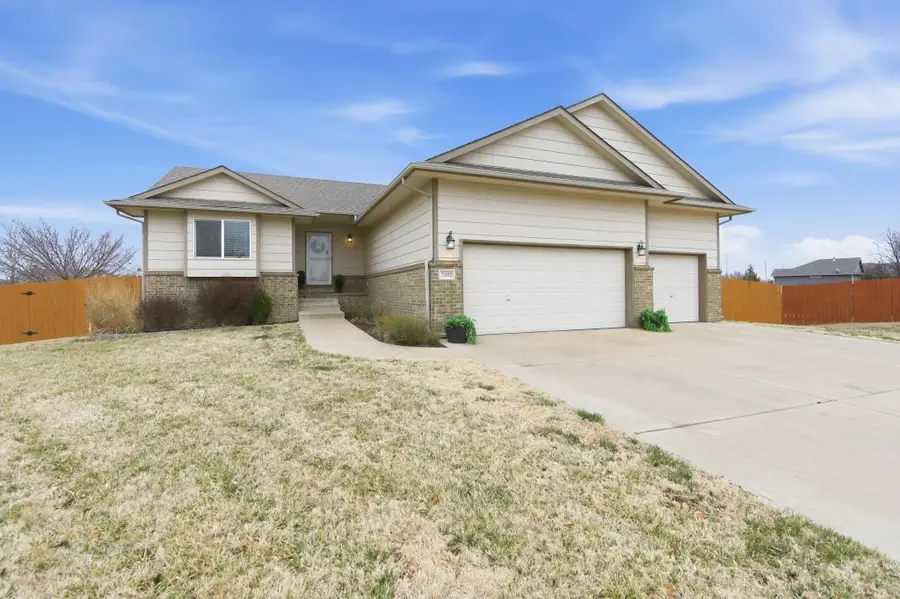 2402 S Fieldcrest, Wichita, KS 67215 - #2