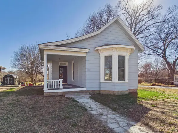 722 W Harvey Ave, Wellington, KS 67152