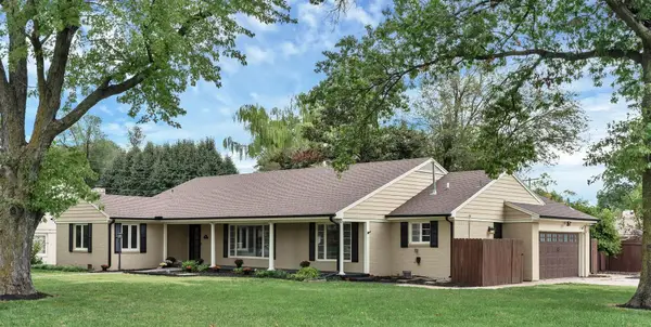 28 S Colonial Ct, Eastborough, KS 67207