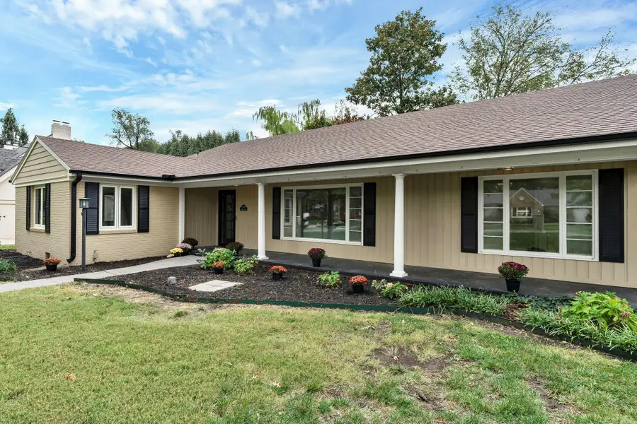 28 S Colonial Ct, Eastborough, KS 67207 - #2