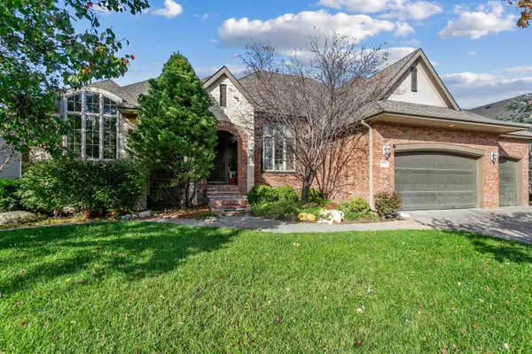 2550 N Rosemont Ct, Wichita, KS 67228