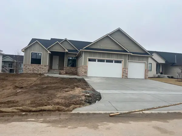 4989 N Emerald Ct, Maize, KS 67101