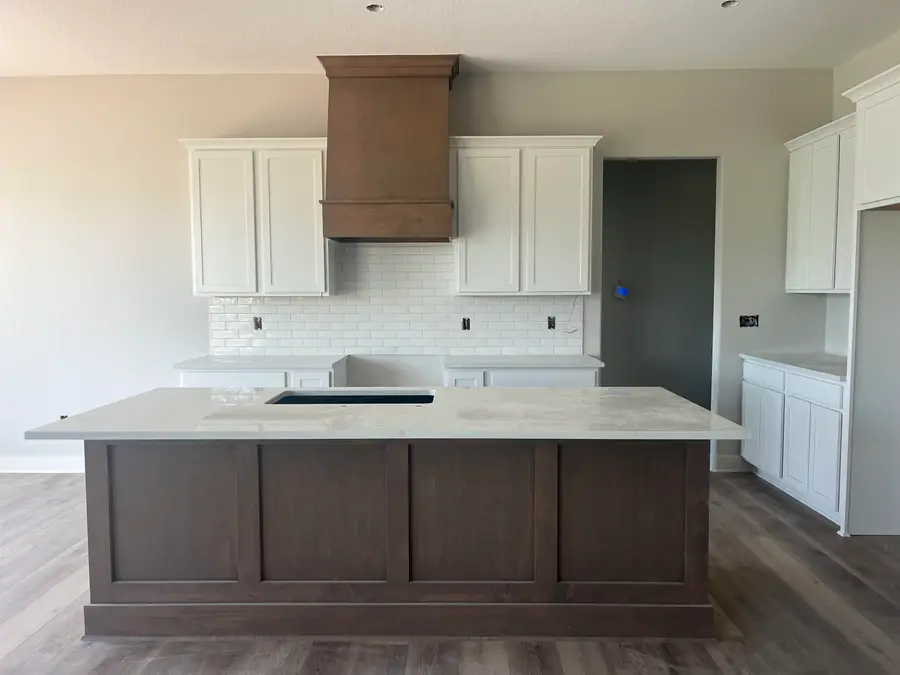 4989 N Emerald Ct, Maize, KS 67101 - #3