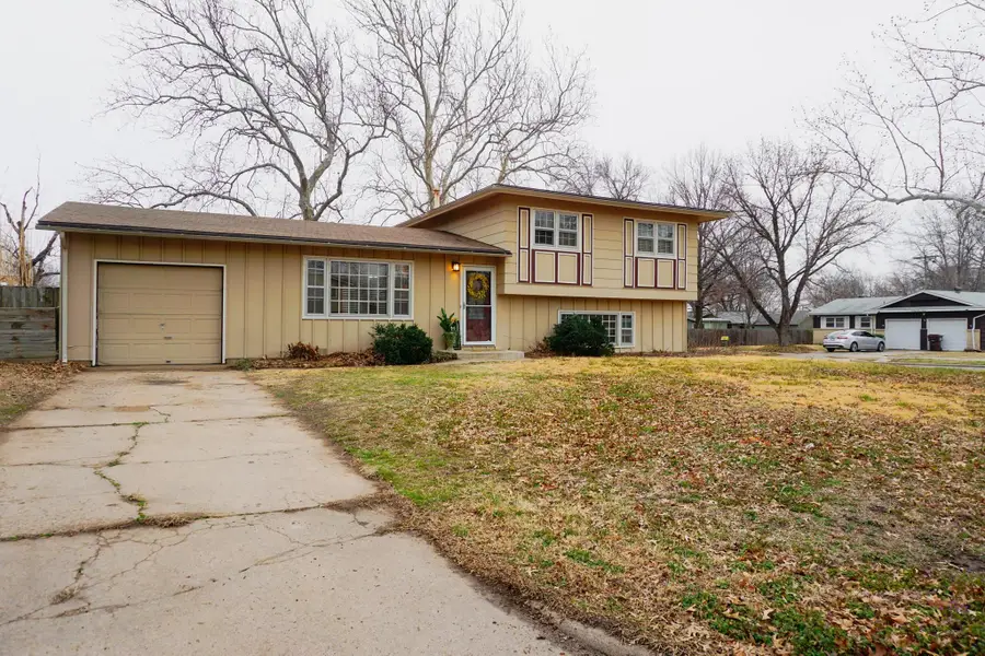 7300 W Warren St, Wichita, KS 67212 - #2