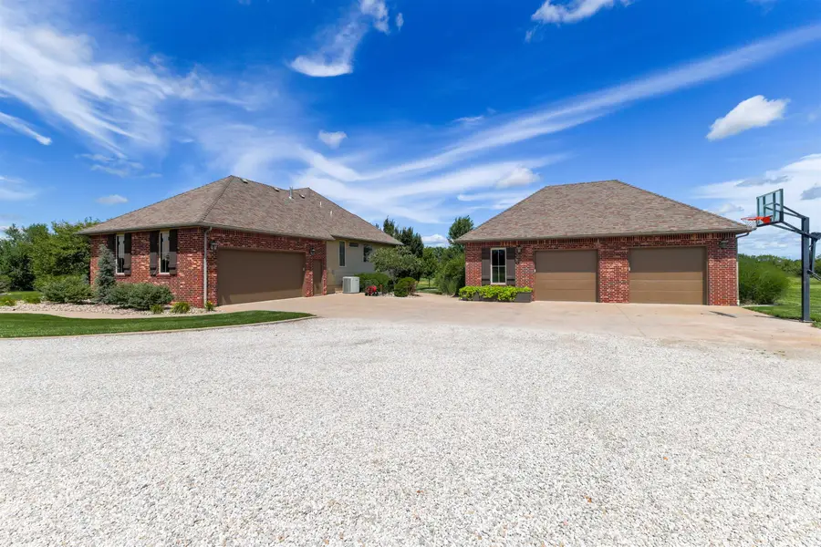 2630 S Brookmeadow Dr, Garden Plain, KS 67050 - #2