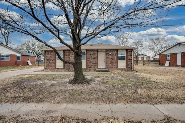 1516 E Del Mar, Wichita, KS 67216