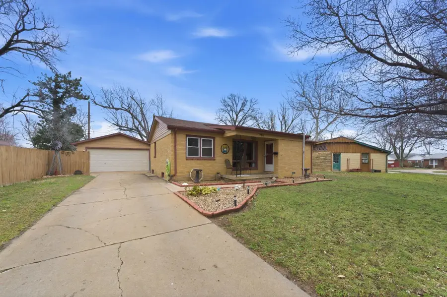 700 Anita Dr, Haysville, KS 67060 - #3