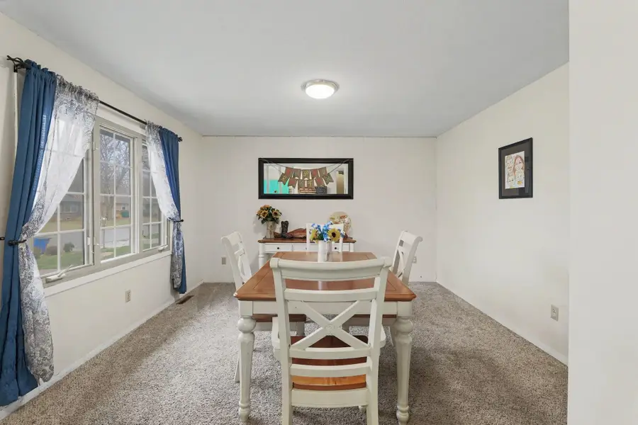 1518 E Carolyn St, Derby, KS 67037 - #3