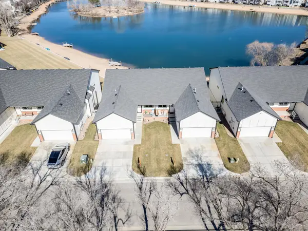 918 N Bayshore St, Wichita, KS 67212