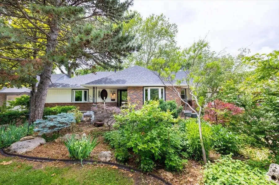 2047 N Westridge Dr, Wichita, KS 67203 - #2