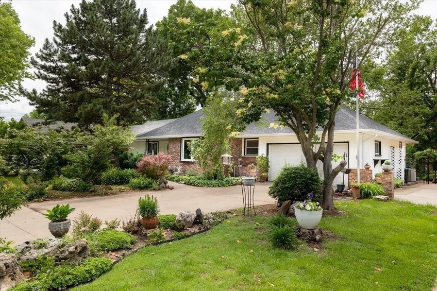 2047 N Westridge Dr, Wichita, KS 67203 - #3