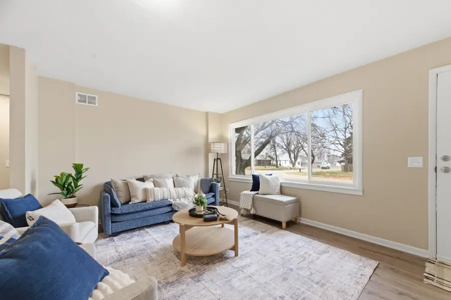 141 W 2nd Ave, Norwich, KS 67118 - #3