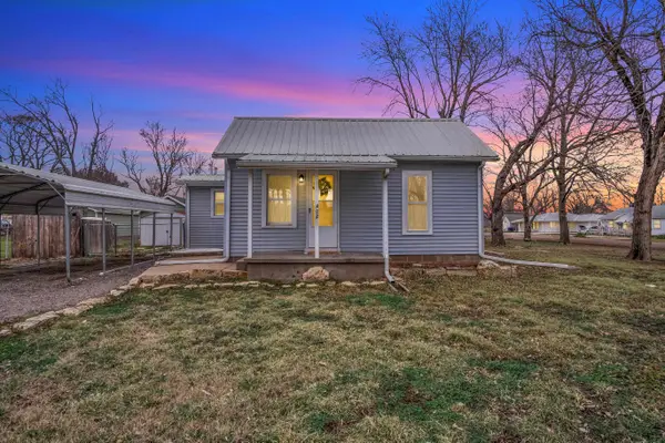 402 W 7th Ave, El Dorado, KS 67042